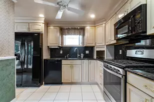 89 Devoe Ave, Yonkers, NY 10705 - Photo 10