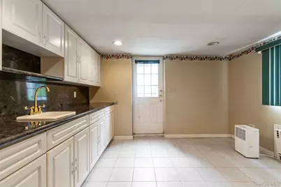 89 Devoe Avenue, Yonkers, NY 10705 - Photo 20