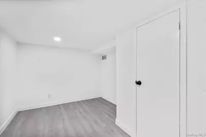 161-36 Grand Central Parkway, Jamaica, NY 11432 - Photo 14