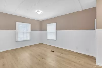 525-183 Riverleigh Avenue #183, Riverhead, NY 11901 - Photo 8