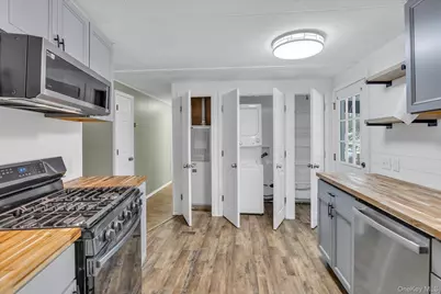 525-183 Riverleigh Avenue #183, Riverhead, NY 11901 - Photo 6