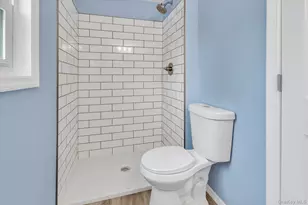 525-183 Riverleigh Ave, Riverhead, NY 11901 - Photo 8