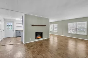 525-183 Riverleigh Ave, Riverhead, NY 11901 - Photo 2