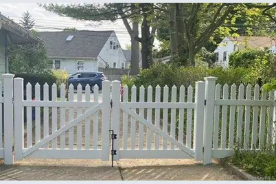 140 Park Avenue, Roosevelt, NY 11575 - Photo 34