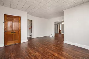 140 Park Ave, Roosevelt, NY 11575 - Photo 6