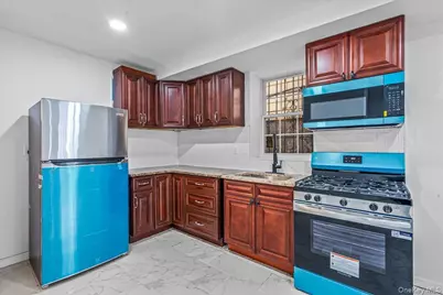 953 E 217th Street #A, Bronx, NY 10469 - Photo 6