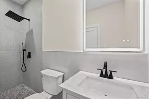 182 Friends Ln, Westbury, NY 11590 - Photo 38