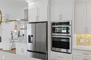 182 Friends Ln, Westbury, NY 11590 - Photo 24