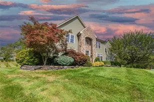 21 Castleton Dr, Highland Mills, NY 10930 - Photo 2