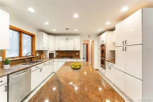 11 Secor Ct, Pomona, NY 10970 - Photo 2