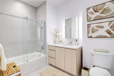 333 Warner Avenue #407, Roslyn, NY 11577 - Photo 8