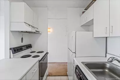 25-40 Shore Boulevard #5E, Astoria, NY 11102 - Photo 16