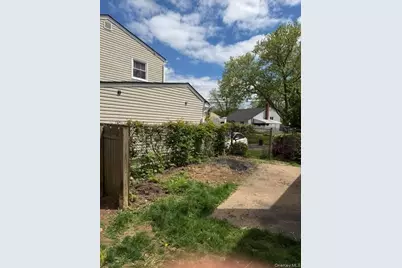 15 Foley Place, Huntington Station, NY 11746 - Photo 18