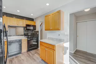 29 Stanford Ct, Wantagh, NY 11793 - Photo 6