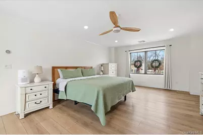 2180 Feuereisen Avenue, Ronkonkoma, NY 11779 - Photo 26