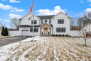 2180 Feuereisen Ave, Ronkonkoma, NY 11779 - Photo 38