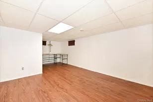 233 Meyer Ave, Valley Stream, NY 11580 - Photo 18