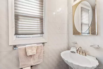 186-15 Grand Central Parkway, Jamaica, NY 11432 - Photo 8