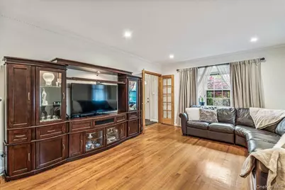 186-15 Grand Central Parkway, Jamaica, NY 11432 - Photo 4