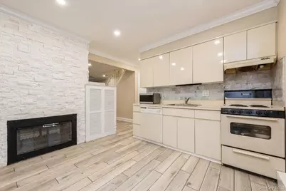 196 Willowood Drive, Wantagh, NY 11793 - Photo 4