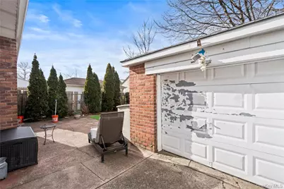 40 Belmont Boulevard, Elmont, NY 11003 - Photo 24