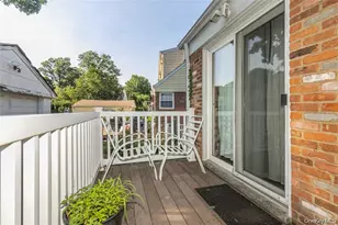 6 Grady Ct, Great Neck, NY 11023 - Photo 14