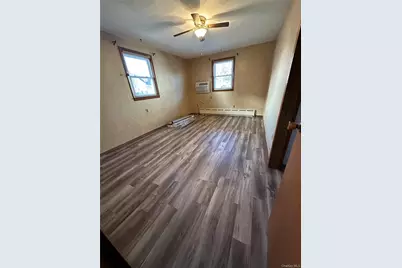 460 Bayview Avenue S #1st Fl, Freeport, NY 11520 - Photo 6