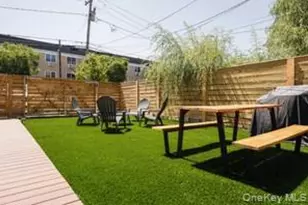 170 Beach 92, Far Rockaway, NY 11693 - Photo 4