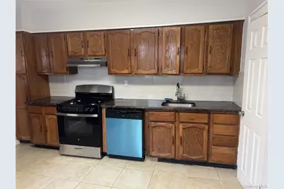 267 Schenck Avenue Apt# Right, Great Neck, NY 11021 - Photo 2