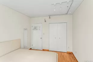 147-45 Barclay Ave, Flushing, NY 11355 - Photo 18