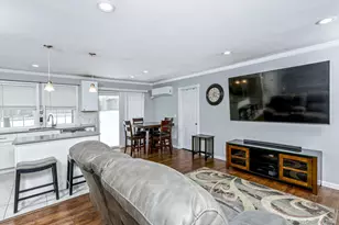 2700 Falcon Ave, Medford, NY 11763 - Photo 4