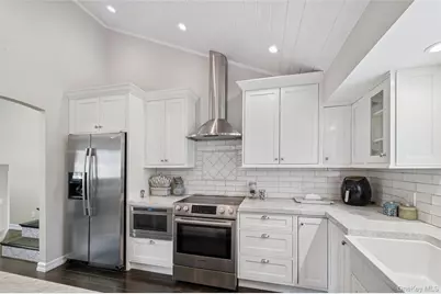 1123 Bernard Drive, Westbury, NY 11590 - Photo 22