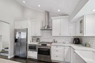 1123 Bernard Dr, Westbury, NY 11590 - Photo 22