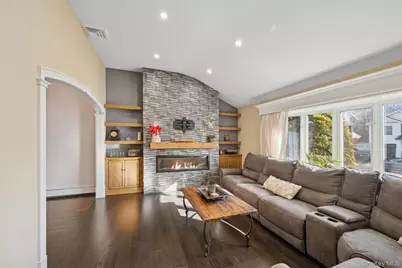 1123 Bernard Drive, Westbury, NY 11590 - Photo 28