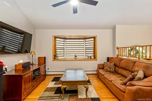 25 Fordham Pl, Bay Shore, NY 11706 - Photo 6