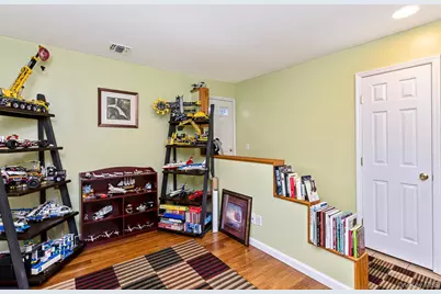 25 Fordham Place, Bay Shore, NY 11706 - Photo 24