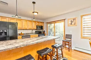 25 Fordham Pl, Bay Shore, NY 11706 - Photo 10