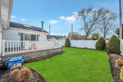 60 Essex Road, Bethpage, NY 11714 - Photo 22