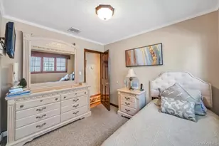 60 Essex Rd, Bethpage, NY 11714 - Photo 12