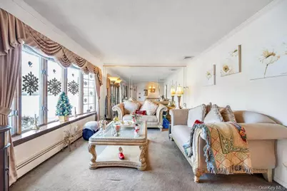 60 Essex Road, Bethpage, NY 11714 - Photo 10