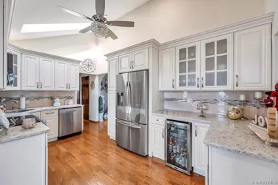 60 Essex Road, Bethpage, NY 11714 - Photo 4