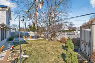 350 Pin Oak Ln, Westbury, NY 11590 - Photo 30