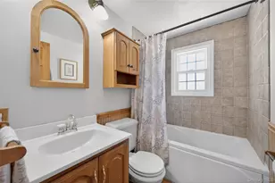 350 Pin Oak Ln, Westbury, NY 11590 - Photo 20