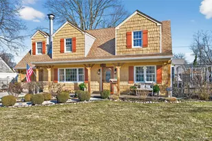 350 Pin Oak Ln, Westbury, NY 11590 - Photo 2