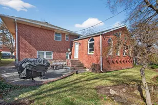 7 Carling Dr, New Hyde Park, NY 11040 - Photo 40