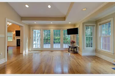 246 Park Avenue, Manhasset, NY 11030 - Photo 14