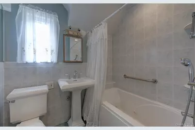 246 Park Avenue, Manhasset, NY 11030 - Photo 26