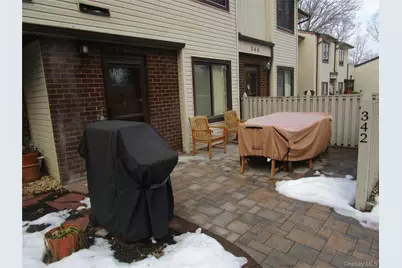342 Clubhouse Court, Coram, NY 11727 - Photo 14