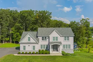 14 Klingher Ct, Pomona, NY 10970 - Photo 2