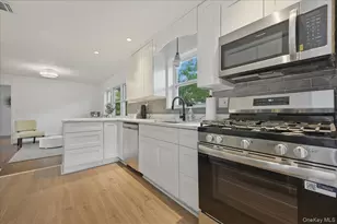 241 Commonwealth Ave, Massapequa, NY 11758 - Photo 14